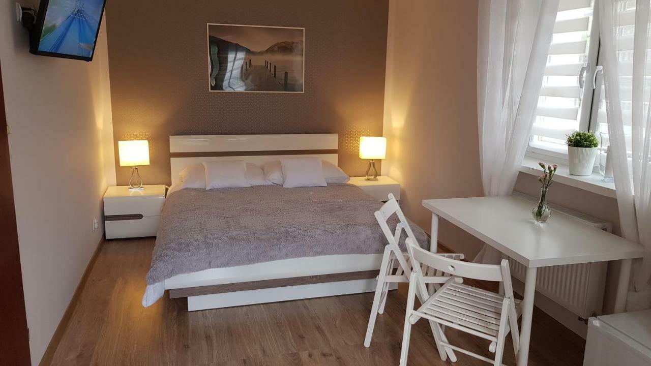 Pokoje Goscinne Venezia Czaplinek Exterior foto