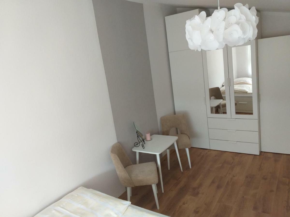Pokoje Goscinne Venezia Czaplinek Exterior foto
